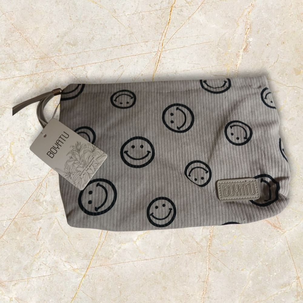 NeW Gray Happy Face Pencil Pouch